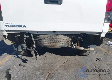 2007 Toyota Tundra Sr5 5.7L V8 z USA, uszkodzony, nr VIN 5TBEV54177S459923